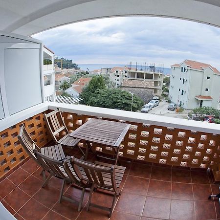 Apartments Mandarina Garden Petrovac 객실 사진