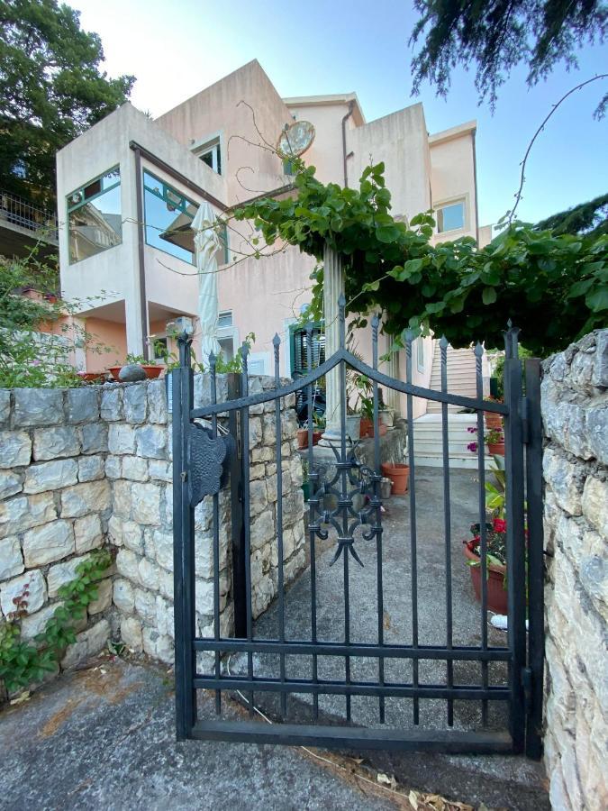 Apartments Mandarina Garden Petrovac 외부 사진