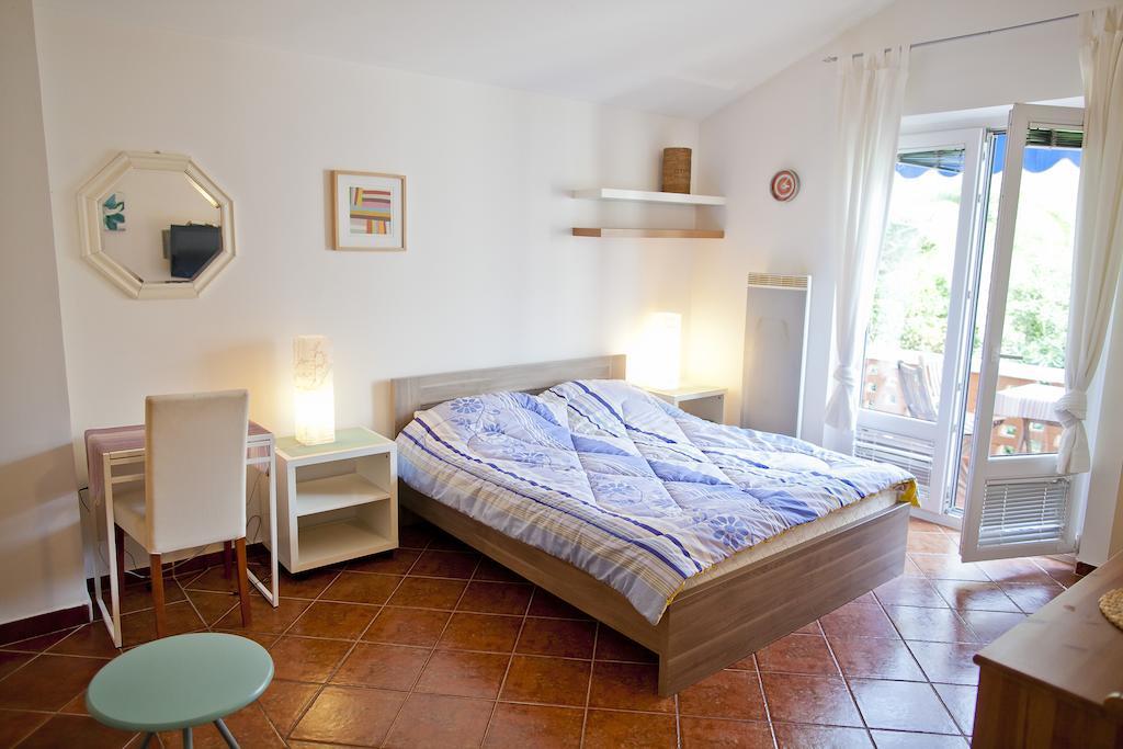 Apartments Mandarina Garden Petrovac 객실 사진