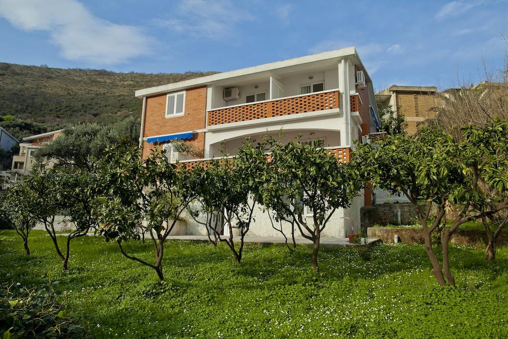 Apartments Mandarina Garden Petrovac 외부 사진