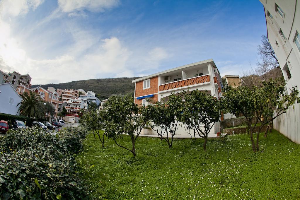Apartments Mandarina Garden Petrovac 외부 사진