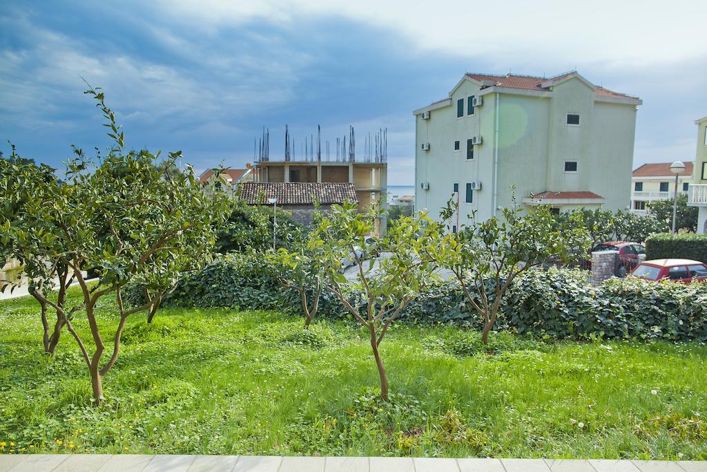 Apartments Mandarina Garden Petrovac 외부 사진
